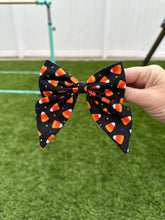 Load image into Gallery viewer, Candy Corn Sailor Bow
