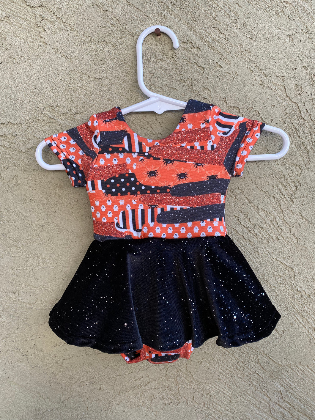 Halloween Brushstroke/ Velvet Skirted Leo (snaps included) (1 6m left)